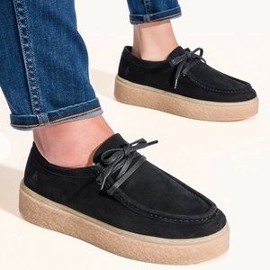 Brand new Comfy Black Hush Puppies size 6 suede
